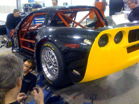 First Pics! ALMS GT2 Corvette!